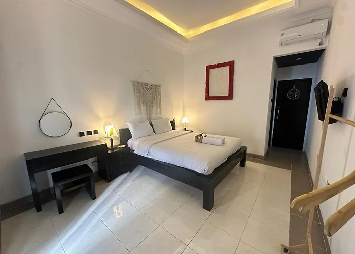 Little White Pavilion 4*